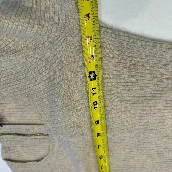 Cashmere saks fifth Ave women’s cashmere sweater cream scoop neck size XS - Picture 3 of 11